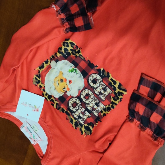 Christmas Santa romper 12-18m nwt clover cottage brand - Picture 2 of 3